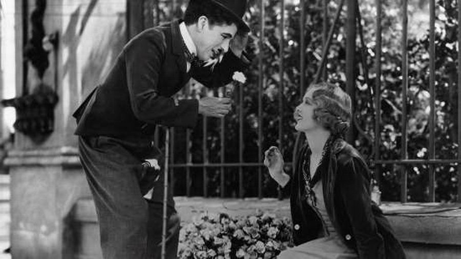 Charles Chaplin és Virginia Cherrill - Nagyvárosi fények (1931)